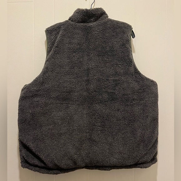 Carhartt Montana Insulated Reversible Fleece Lined Olive Green Vest—XL Women’s - Picture 5 of 9